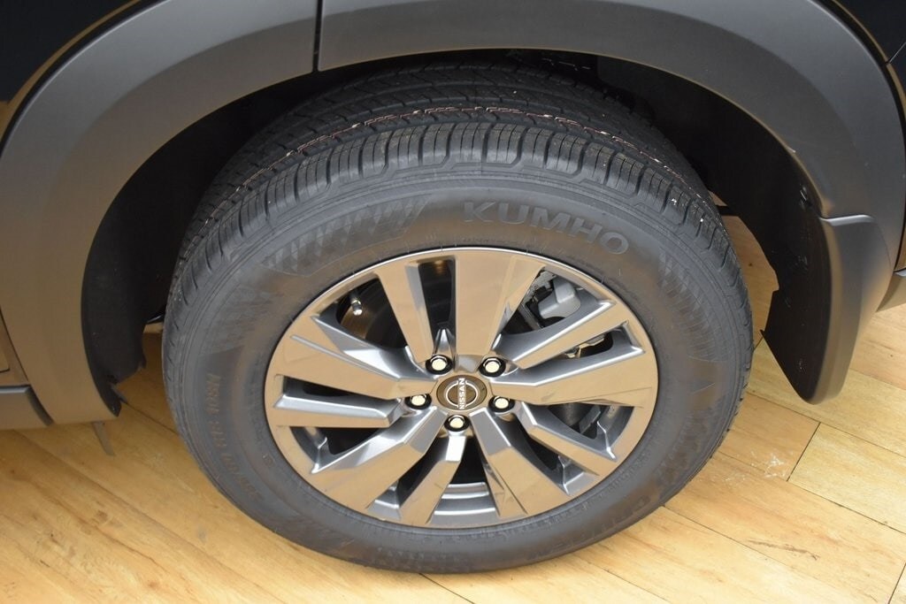 2025 Nissan Pathfinder S photo 3