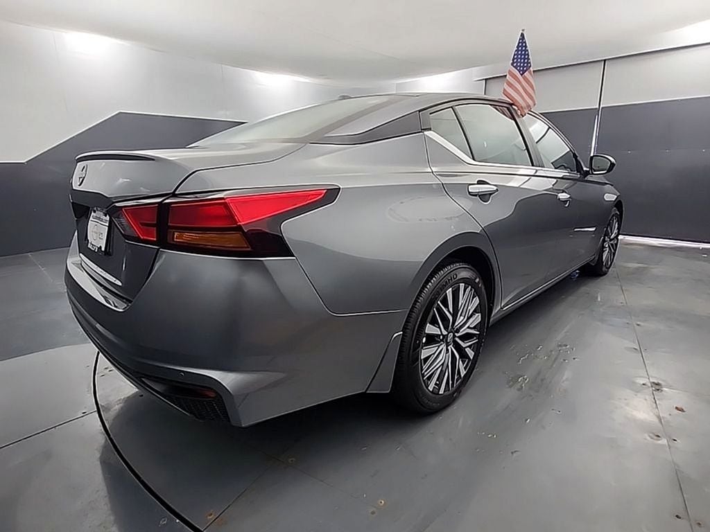 2025 Nissan Altima SV - Photo 10