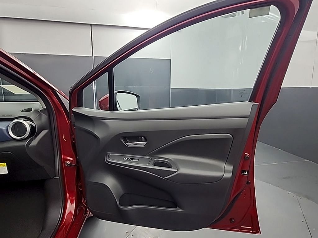 2025 Nissan Versa Sedan SV - Photo 19