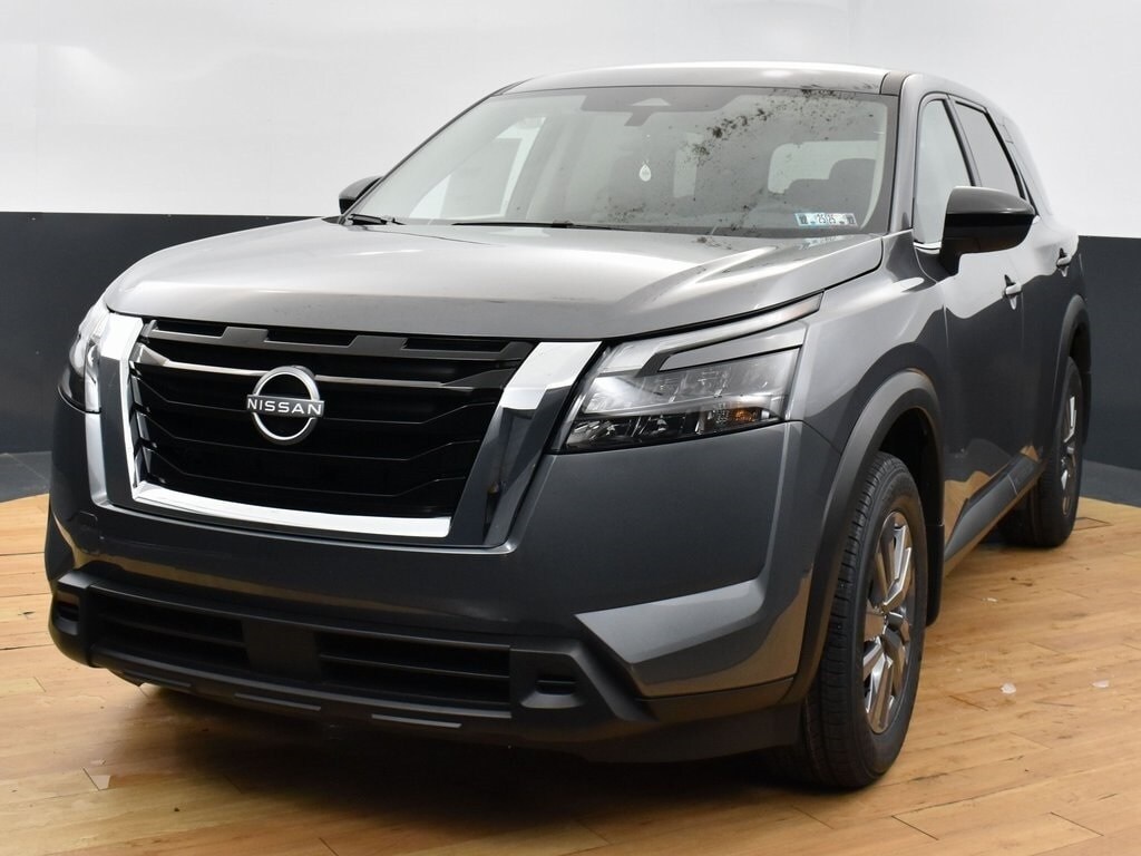 2025 Nissan Pathfinder S photo 3