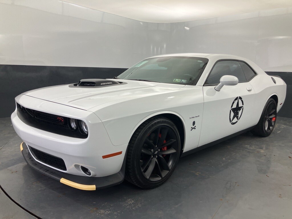 2022 Dodge Challenger R/T photo 3