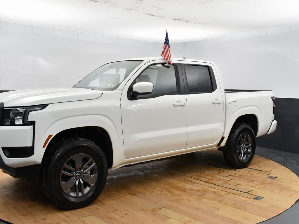 2025 Nissan Frontier SV photo 3