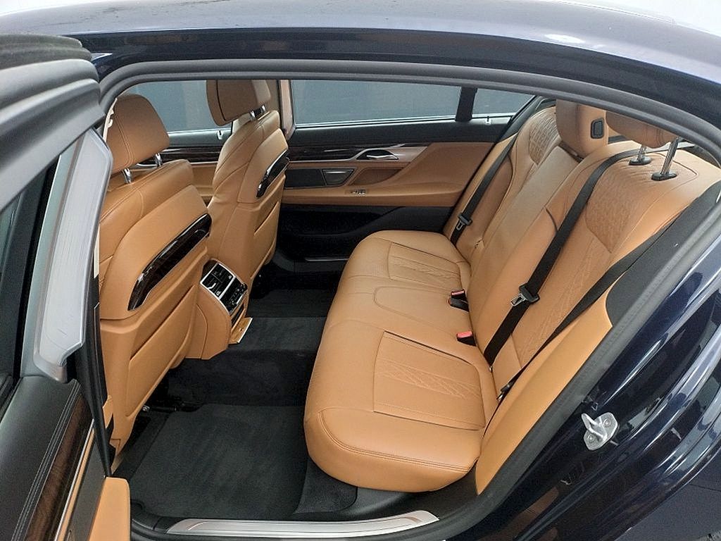 2020 BMW 7 Series 750i - Photo 18