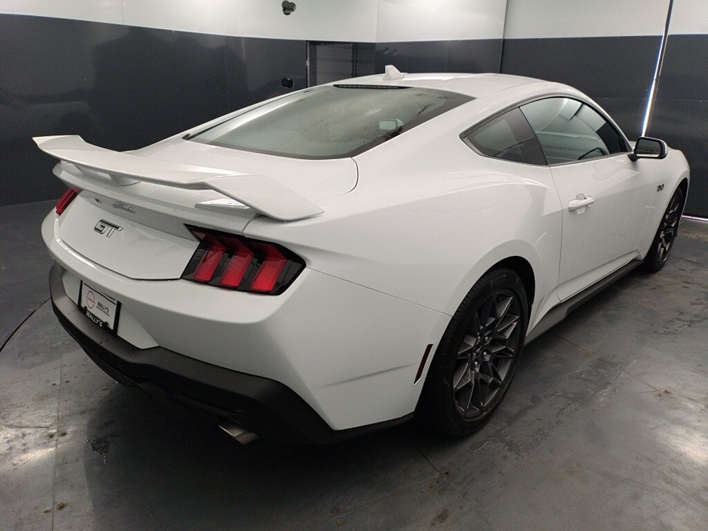 2024 Ford Mustang GT photo 4