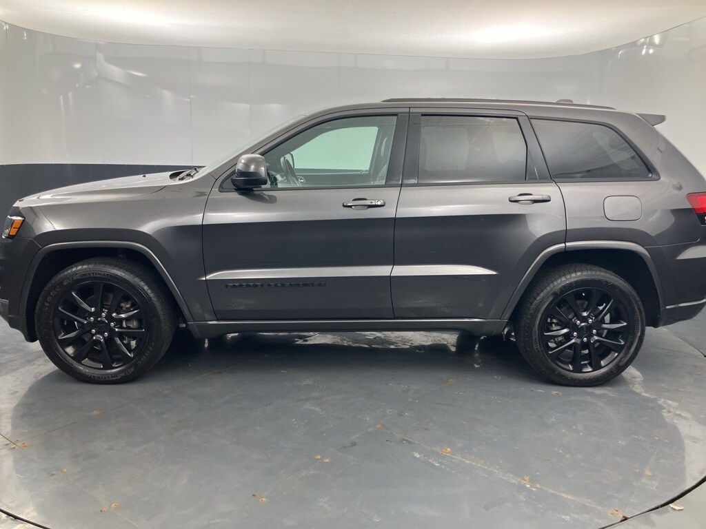 2021 Jeep Grand Cherokee Laredo X photo 4
