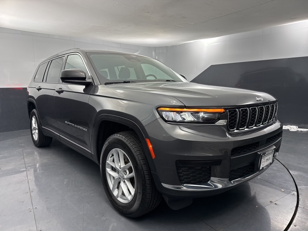 Used 2022 Jeep New Grand Cherokee Laredo SUV