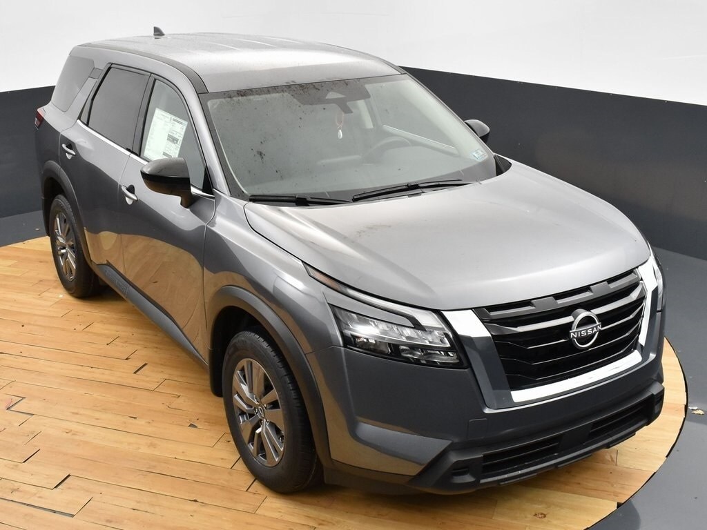 2025 Nissan Pathfinder S photo 2