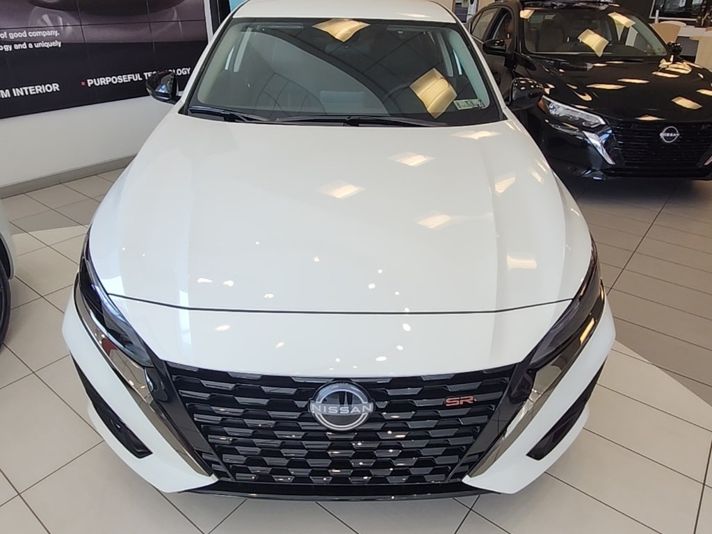 New 2025 Nissan Altima SR Sedan