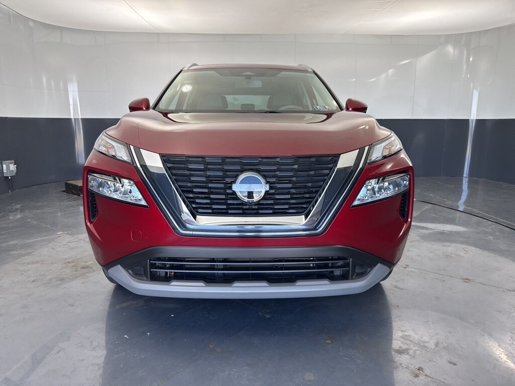 2022 Nissan Rogue SV photo 2