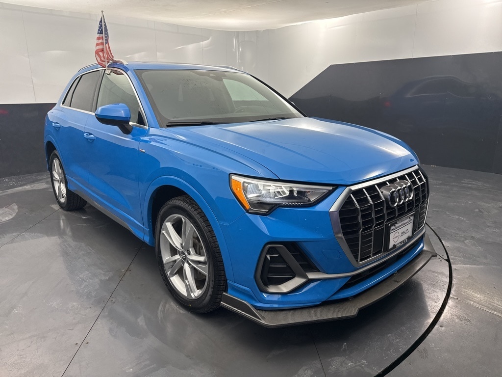 2020 Audi Q3 S Line Premium's photo