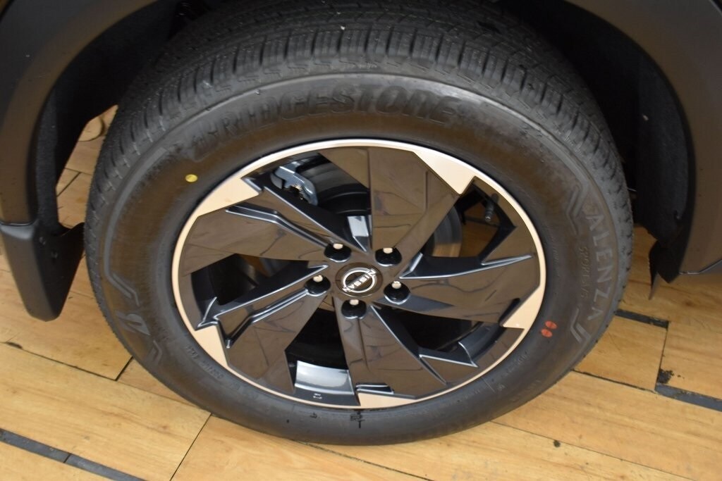 2025 Nissan Rogue SV photo 3