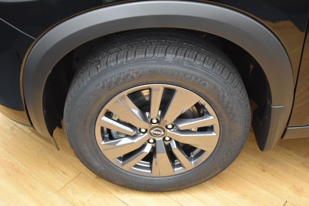 2025 Nissan Pathfinder S photo 3