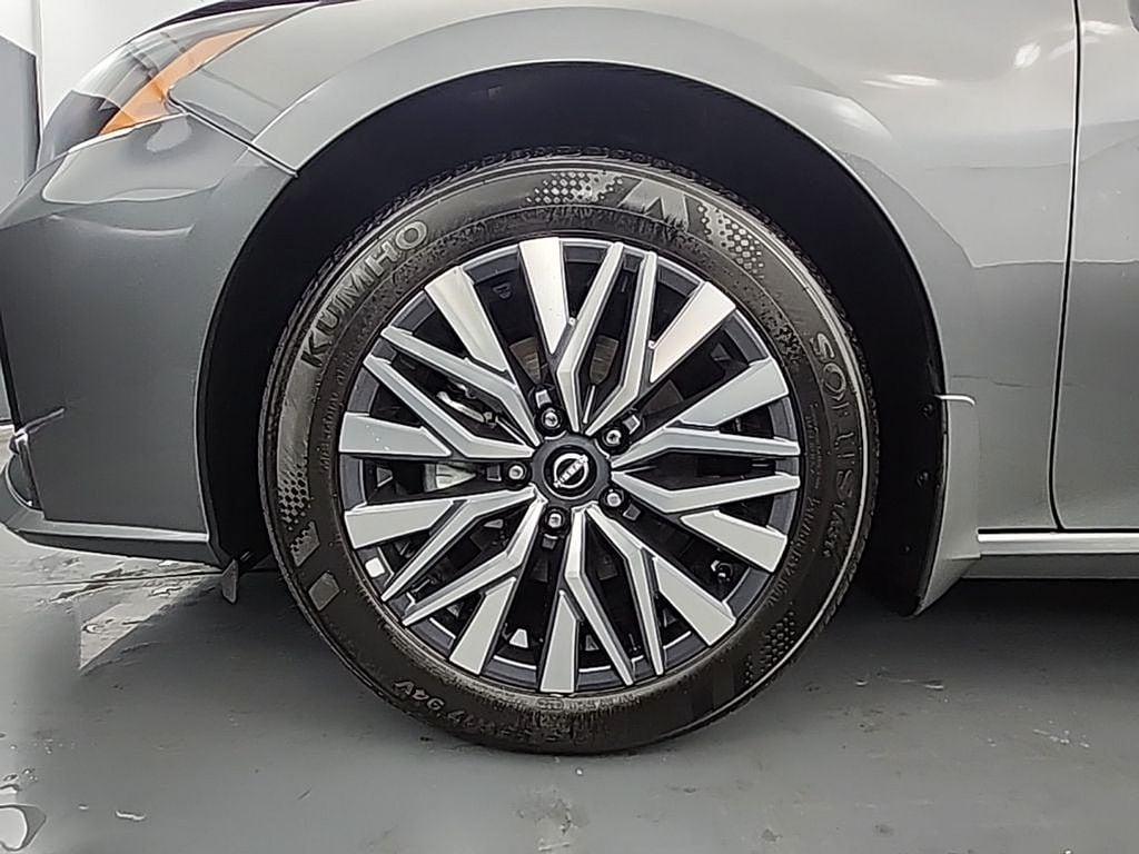 2025 Nissan Altima SV - Photo 15