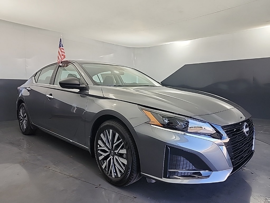 2025 Nissan Altima SV's photo