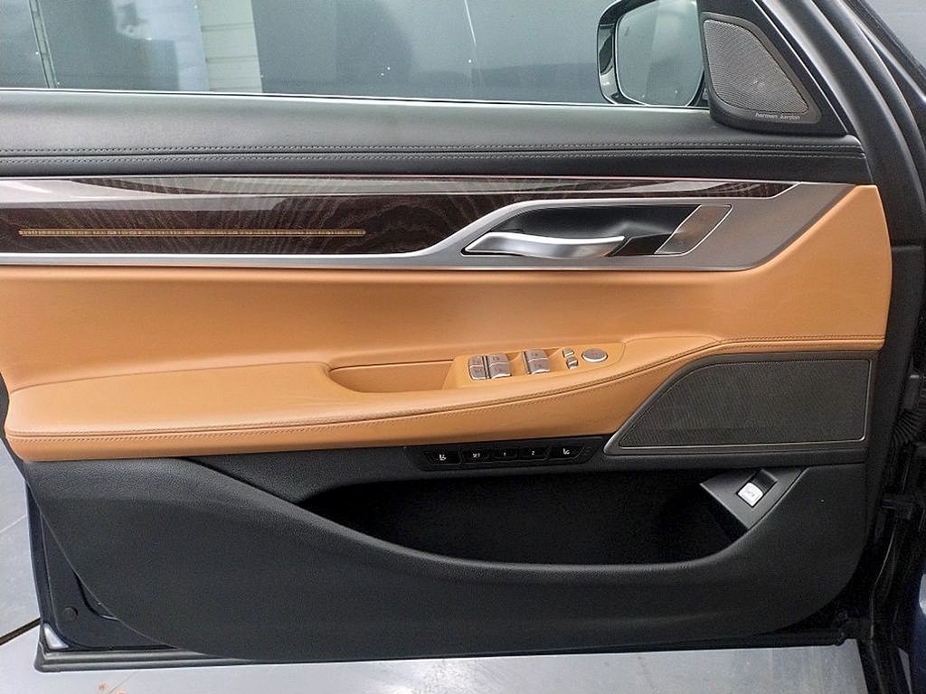 2020 BMW 7 Series 750i - Photo 16