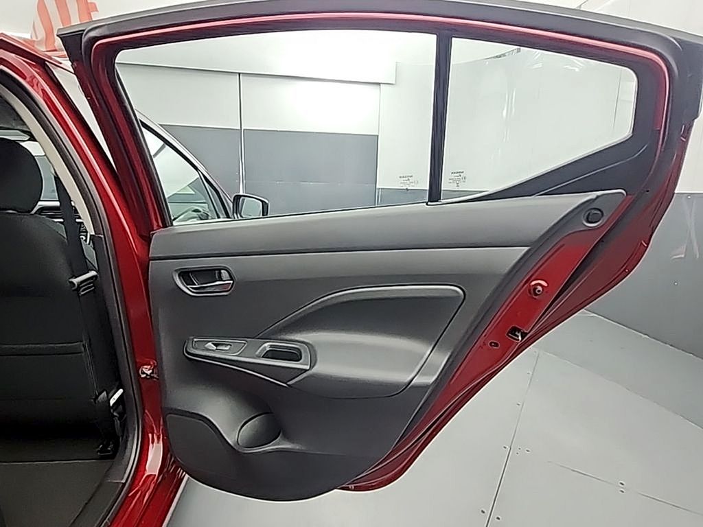 2025 Nissan Versa Sedan SV - Photo 17