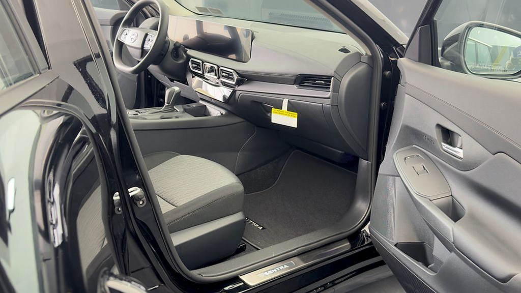 2025 Nissan Sentra S - Photo 17