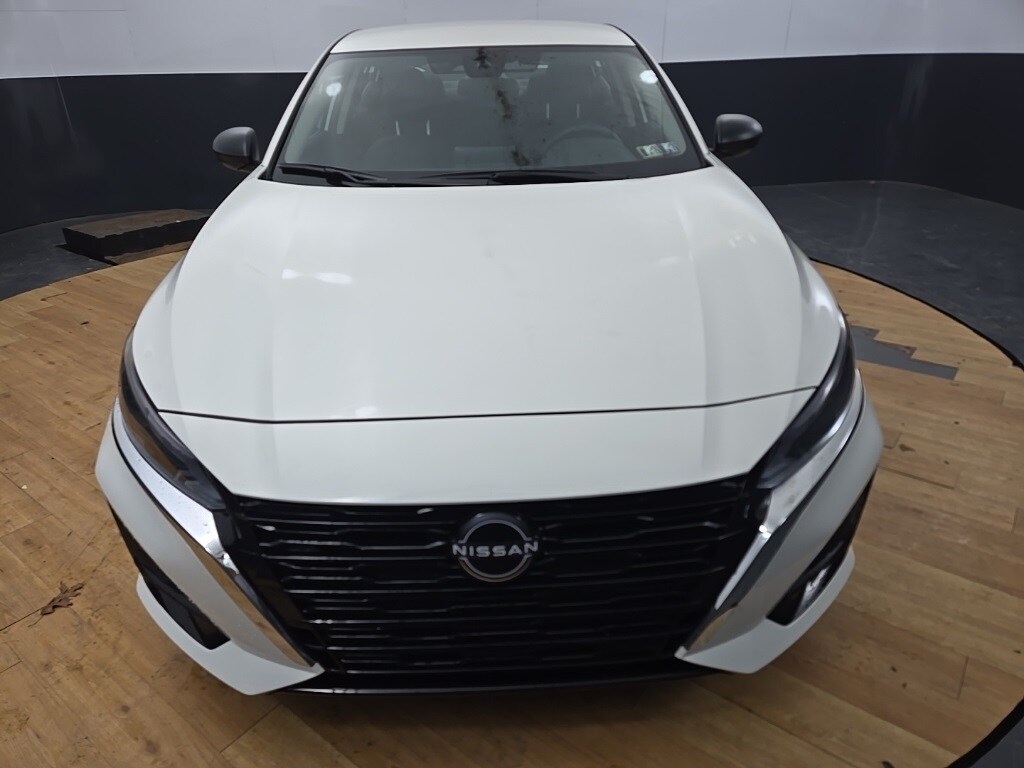 2025 Nissan Altima SV photo 2