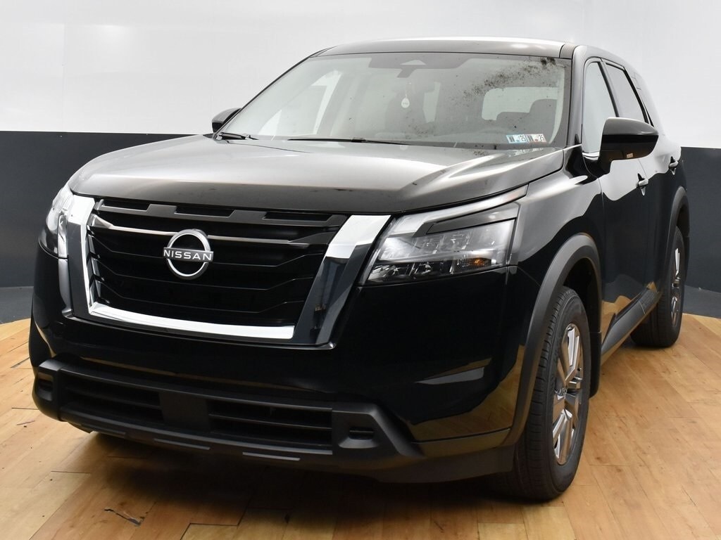 2025 Nissan Pathfinder S photo 3