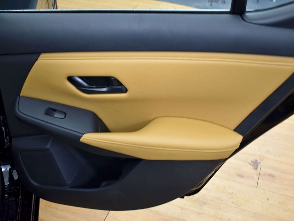 2025 Nissan Sentra SV - Photo 9