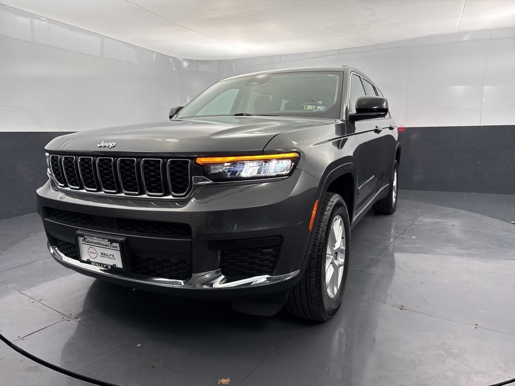 Used 2022 Jeep New Grand Cherokee Laredo SUV