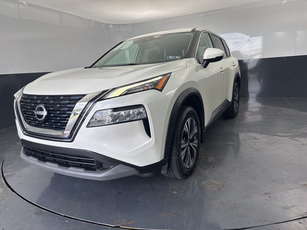 2022 Nissan Rogue SV photo 3