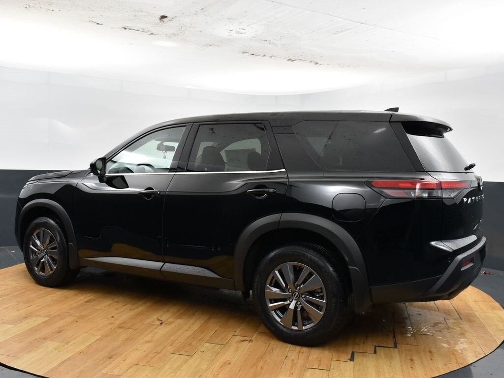 2025 Nissan Pathfinder S photo 4