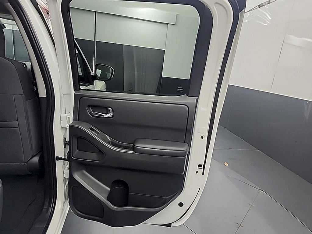 2026 Nissan Frontier SV - Photo 17