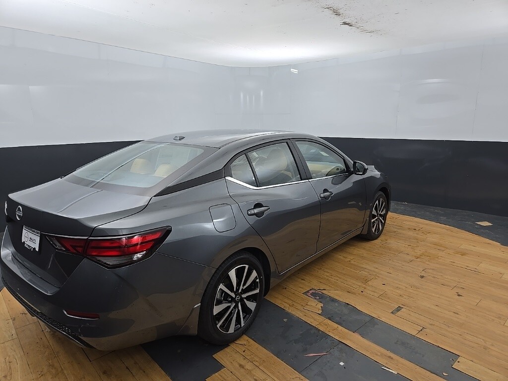2025 Nissan Sentra SV photo 4