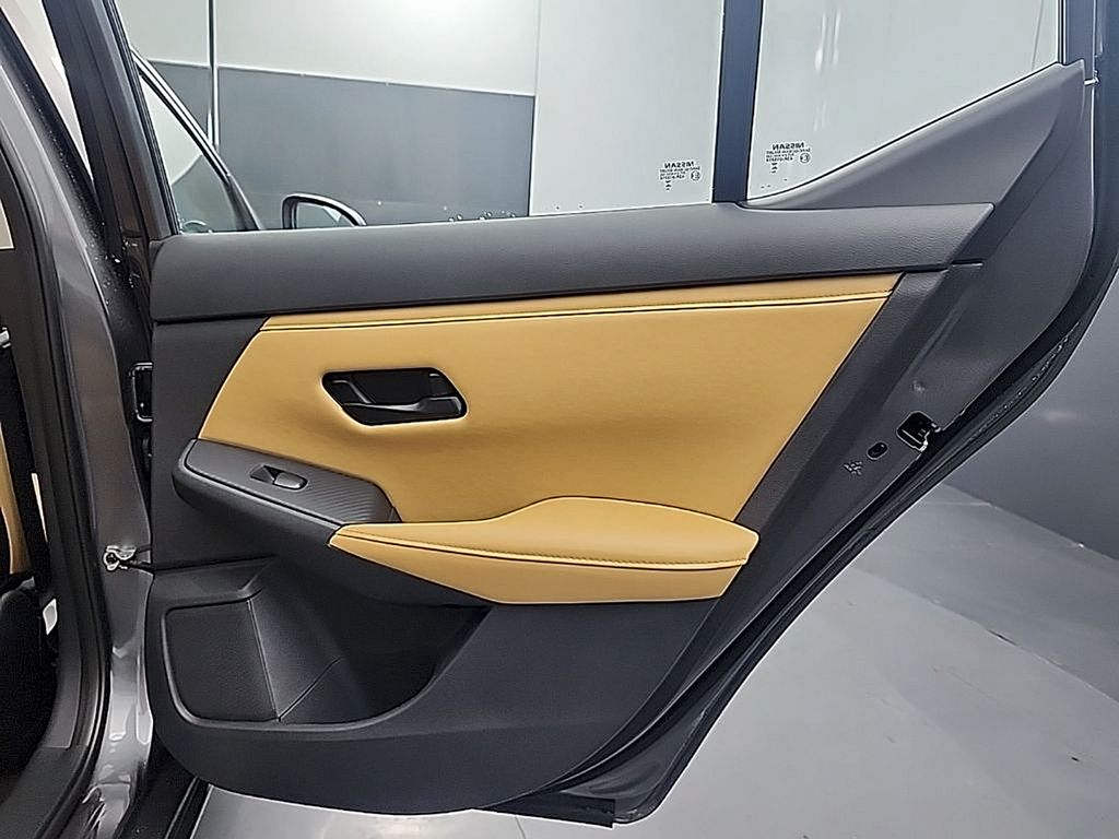 2025 Nissan Sentra SV - Photo 15
