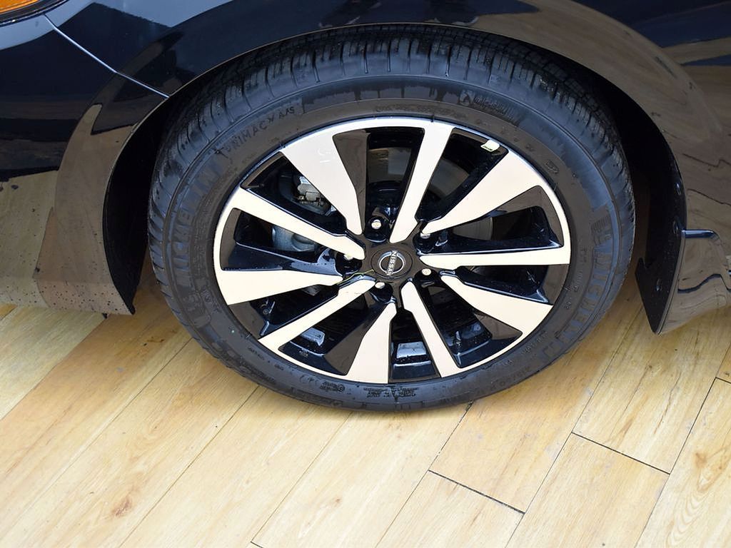 2025 Nissan Sentra SV - Photo 16