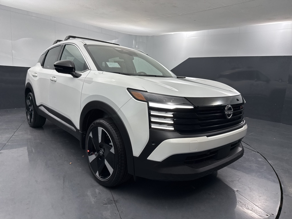 2026 Nissan KICKS SR AWD's photo