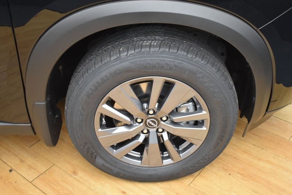 2025 Nissan Pathfinder S photo 2