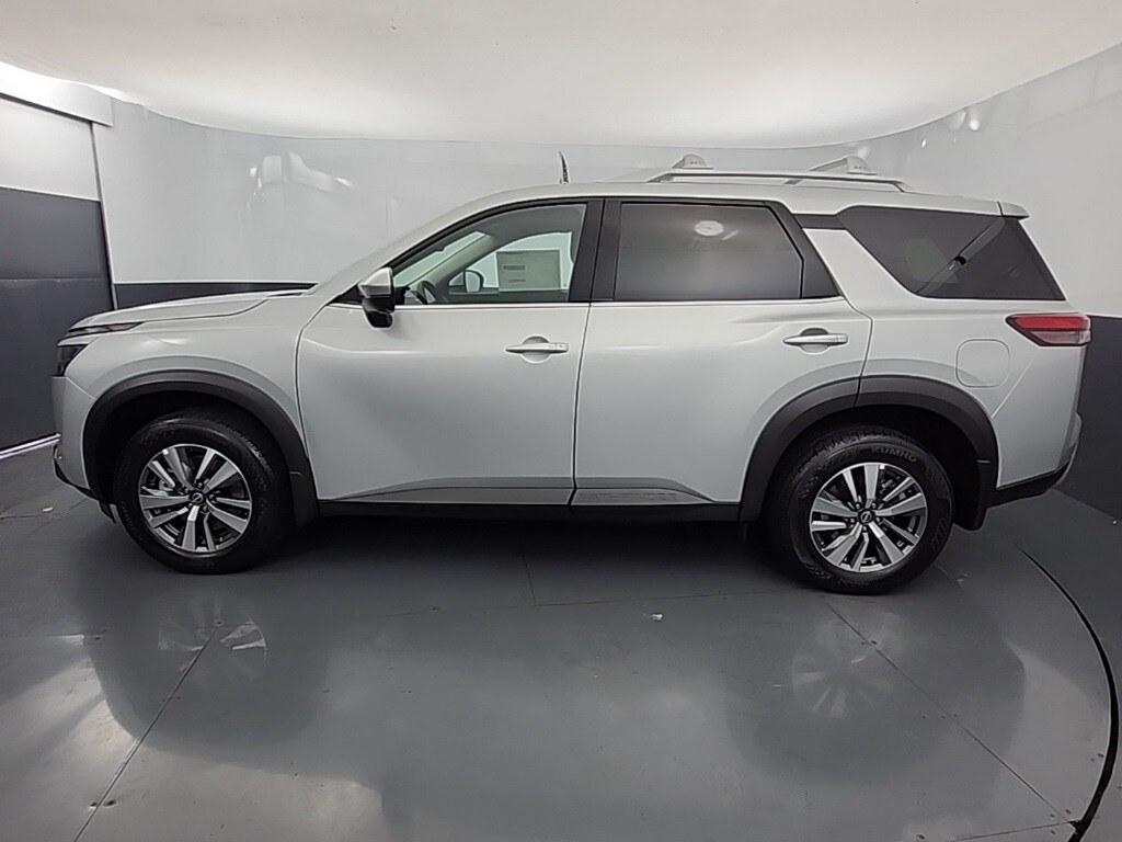 2025 Nissan Pathfinder SL photo 4