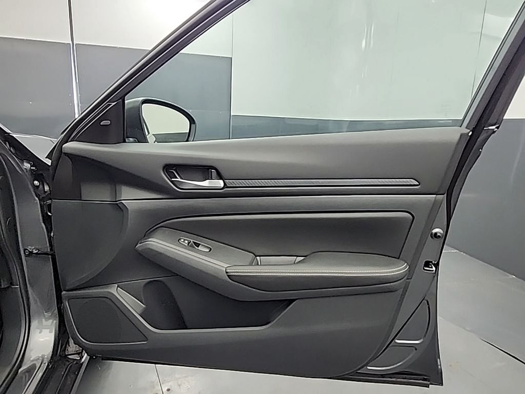 2025 Nissan Altima SV - Photo 26