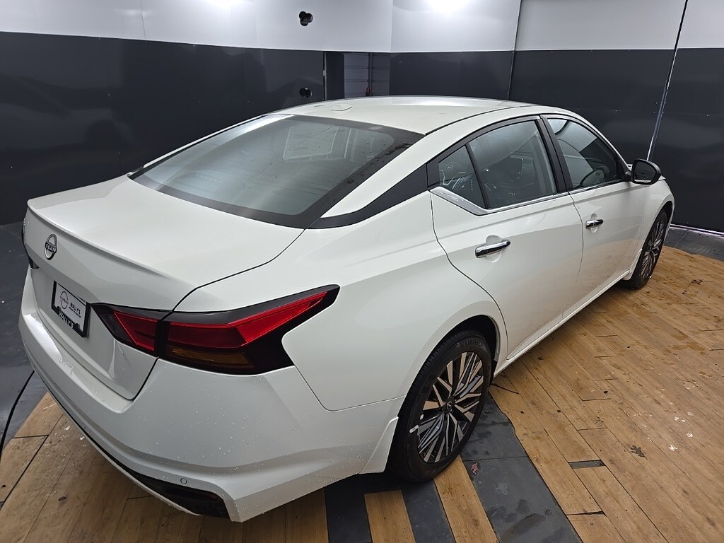 2025 Nissan Altima SV photo 4
