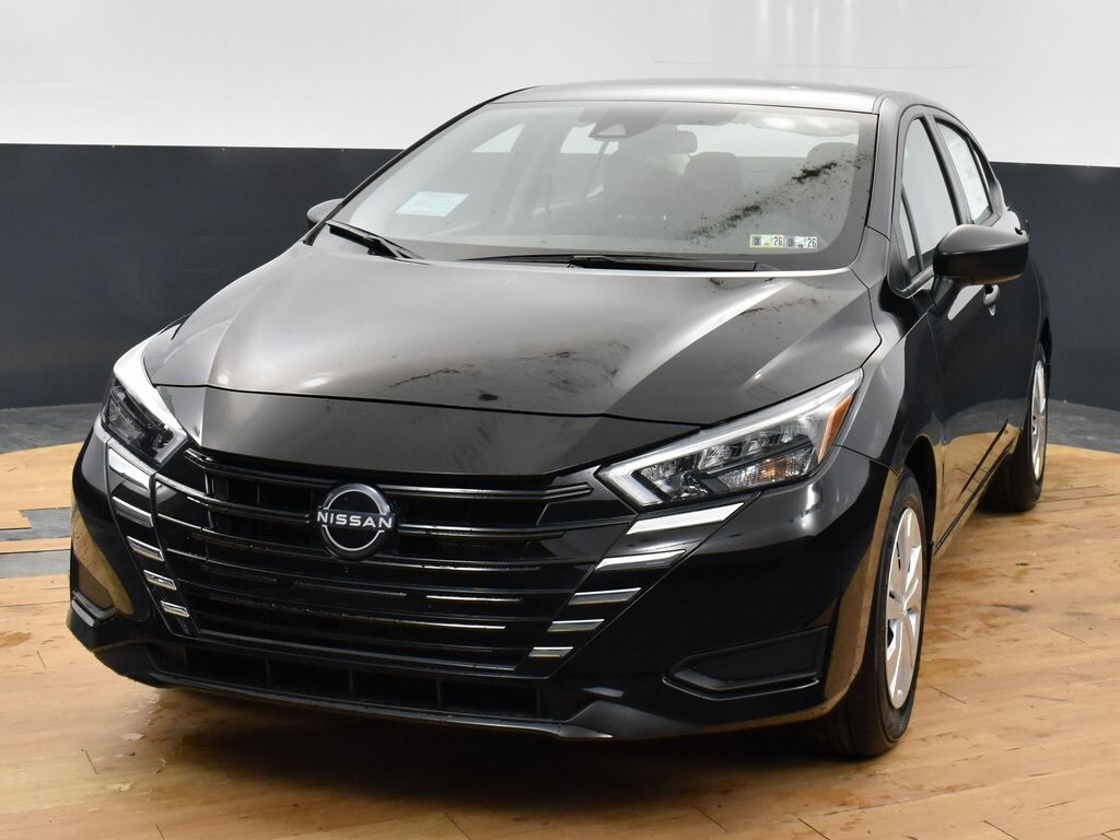2025 Nissan Versa 1.6 S photo 2