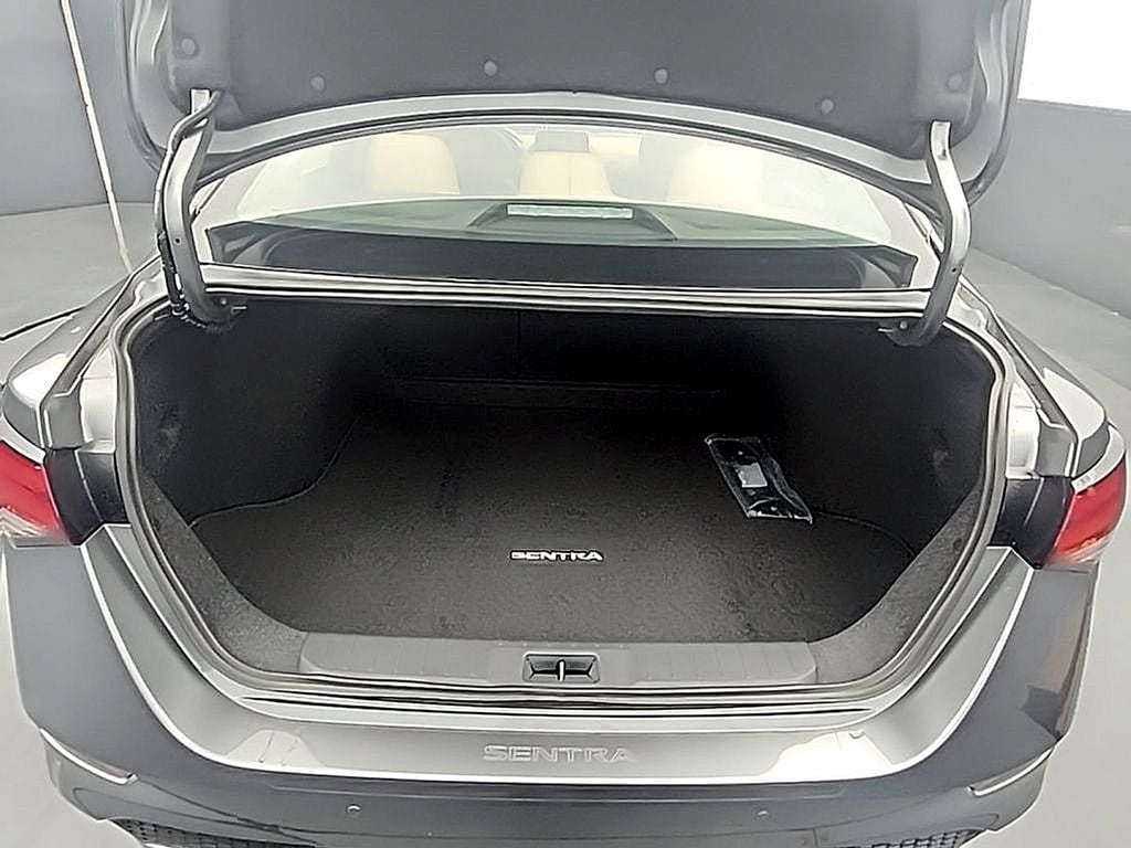 2025 Nissan Sentra SV - Photo 10