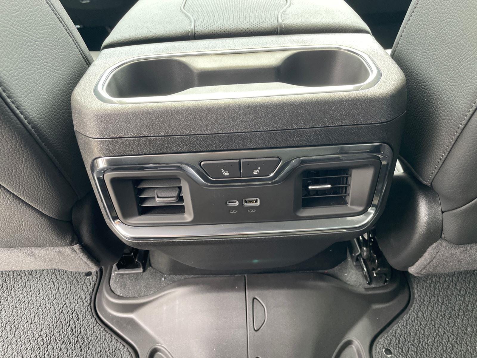 2026 GMC Sierra 2500HD Denali - Photo 17