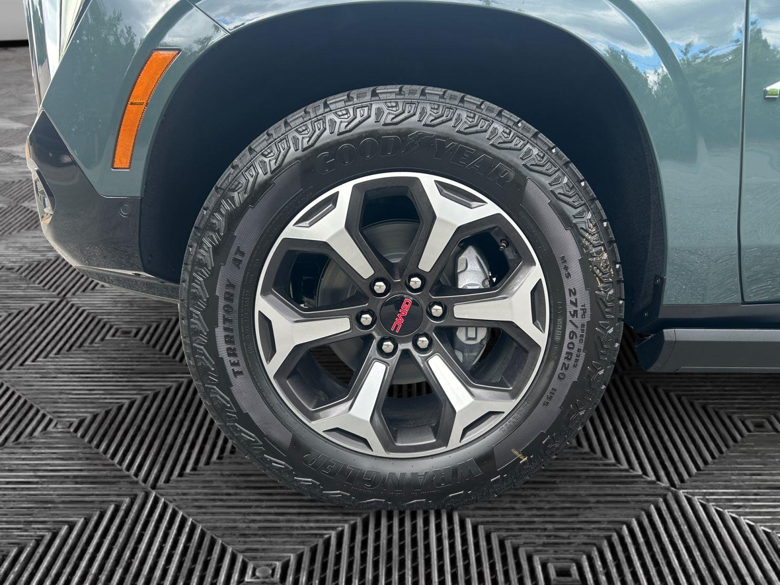 2026 GMC Yukon XL AT4 Ultimate - Photo 14