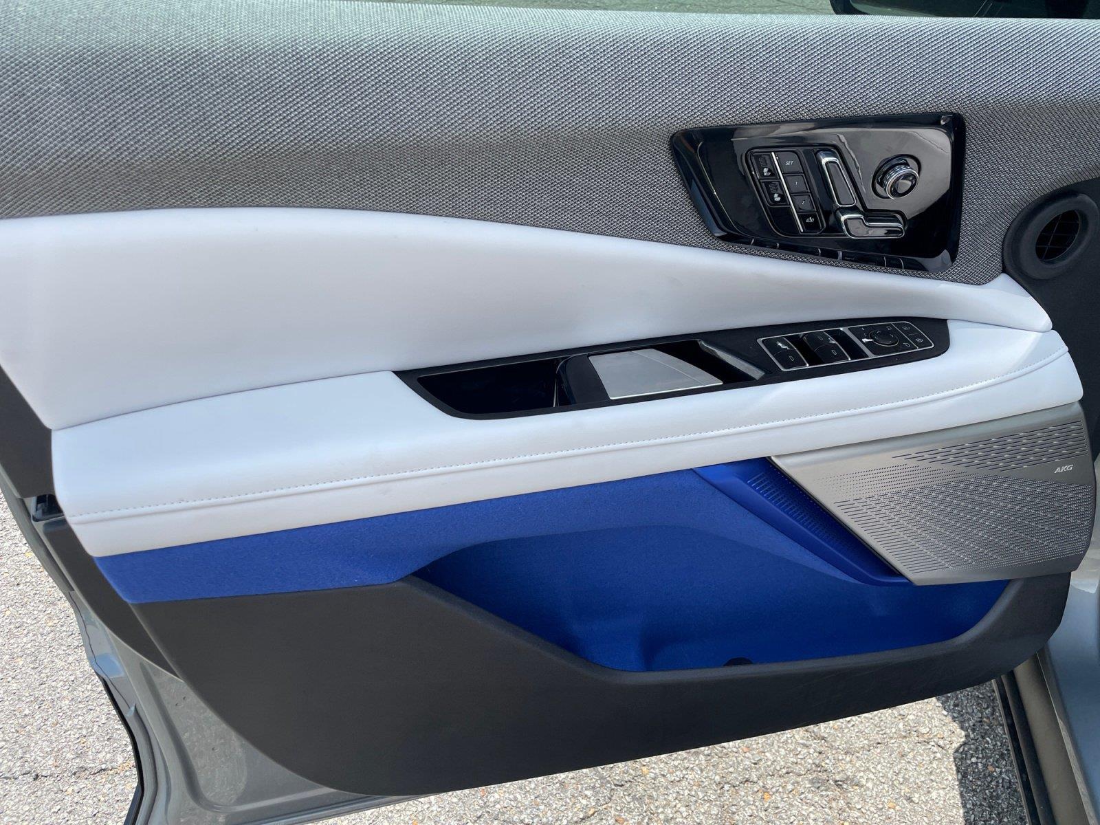 2026 Cadillac OPTIQ Sport - Photo 18