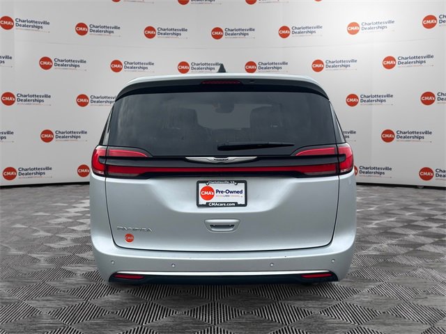 2024 Chrysler Pacifica Touring L photo 4