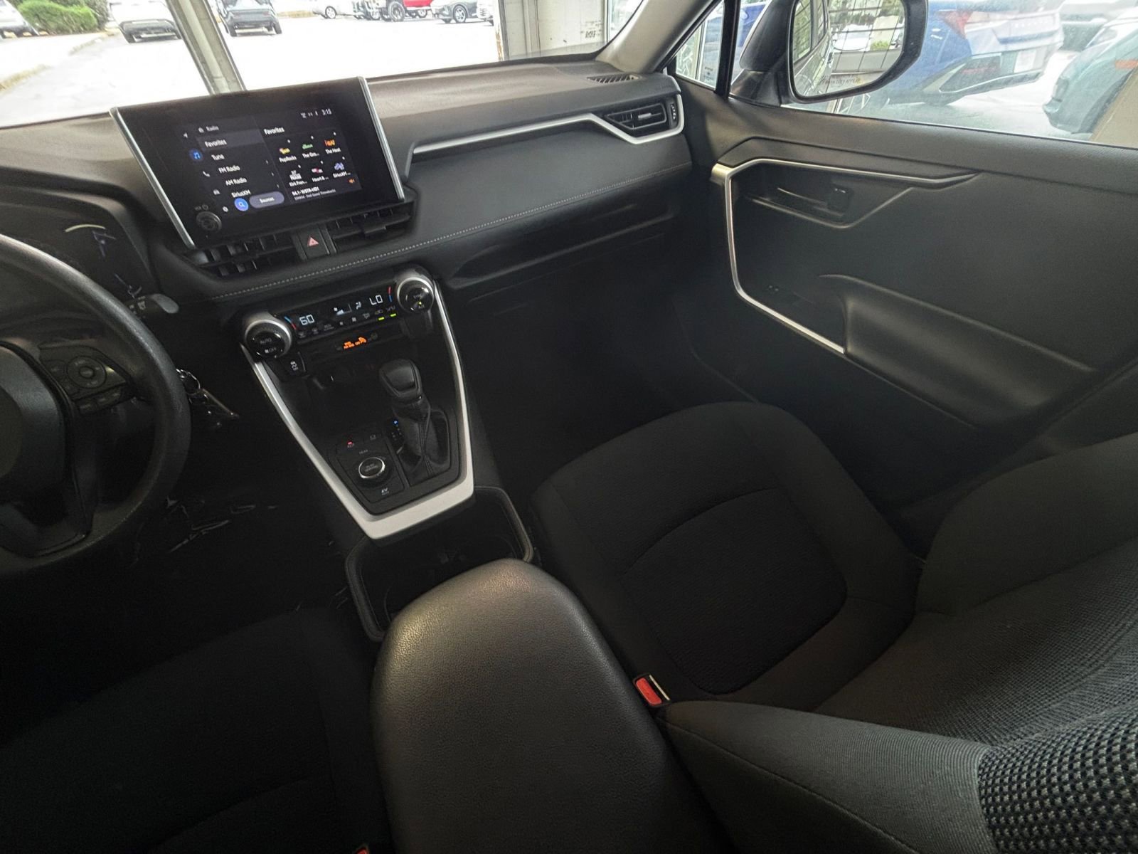 Thumbnail: 2025 Toyota RAV4 - 34