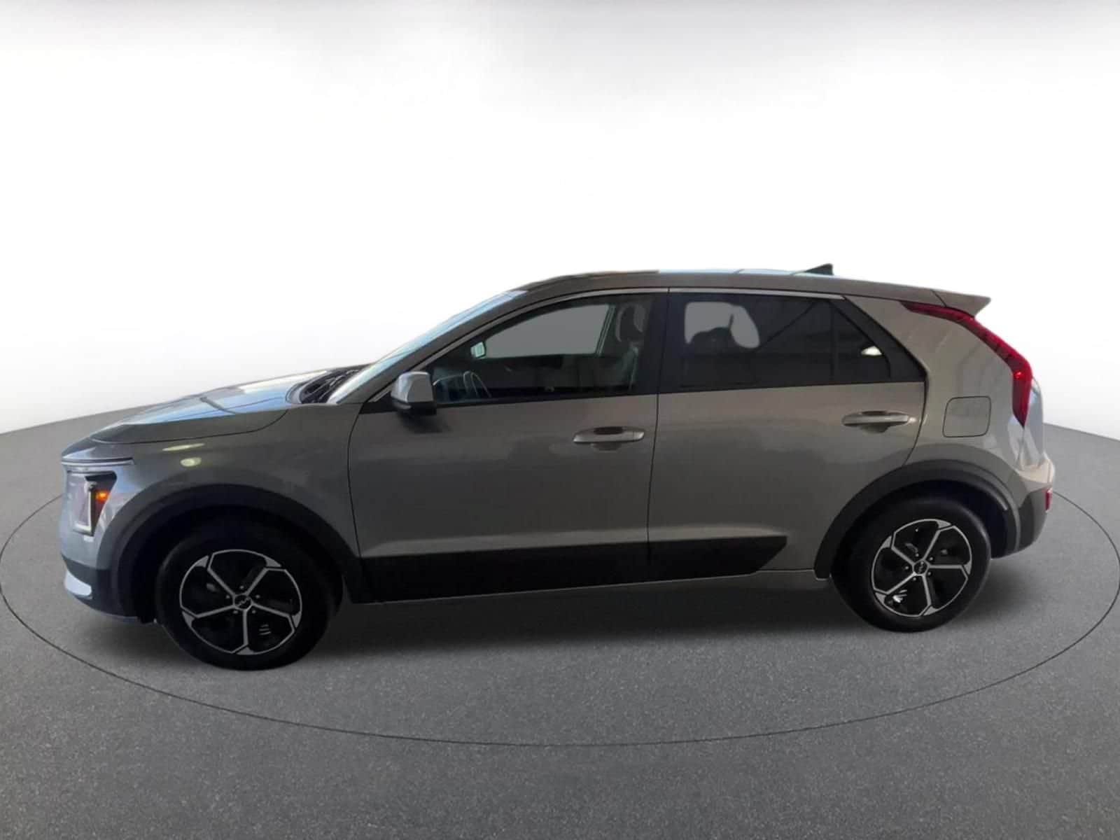 Thumbnail: 2026 Kia Niro - 8