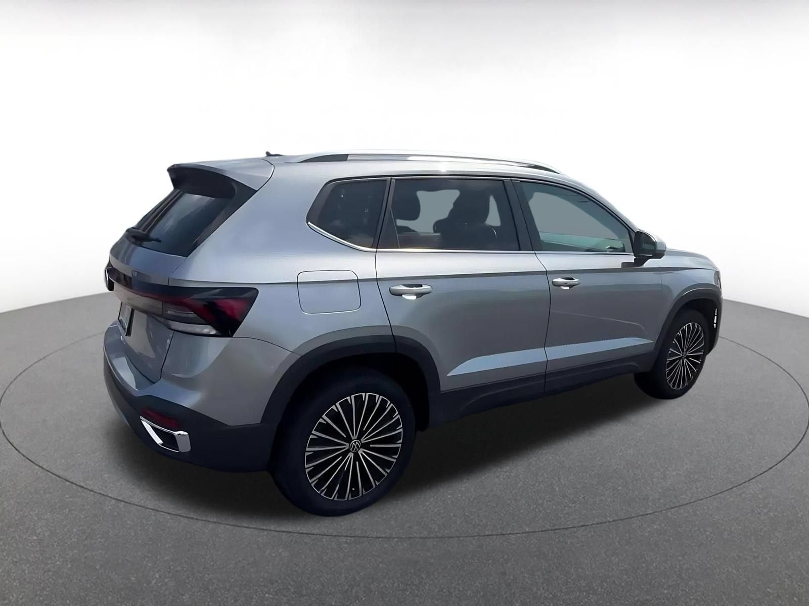 Thumbnail: 2025 Volkswagen Taos - 15