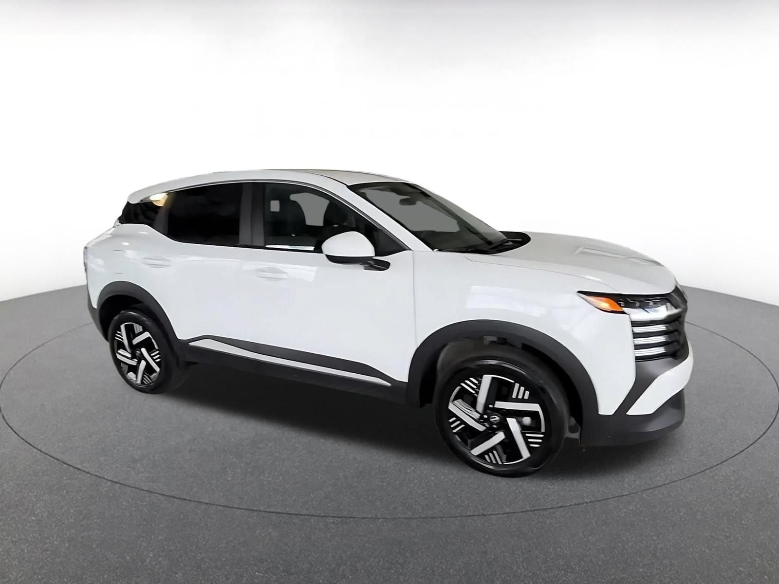 Thumbnail: 2025 Nissan Kicks - 2