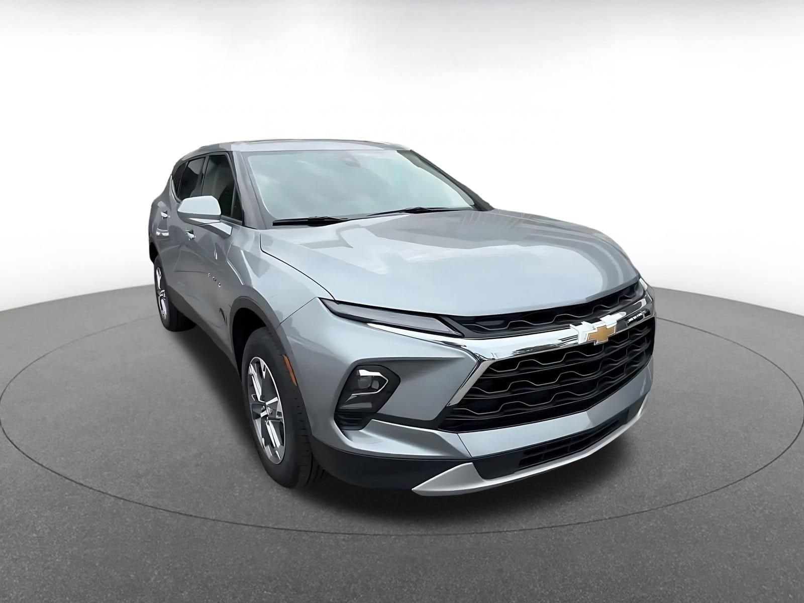 Thumbnail: 2026 Chevrolet Blazer - 3