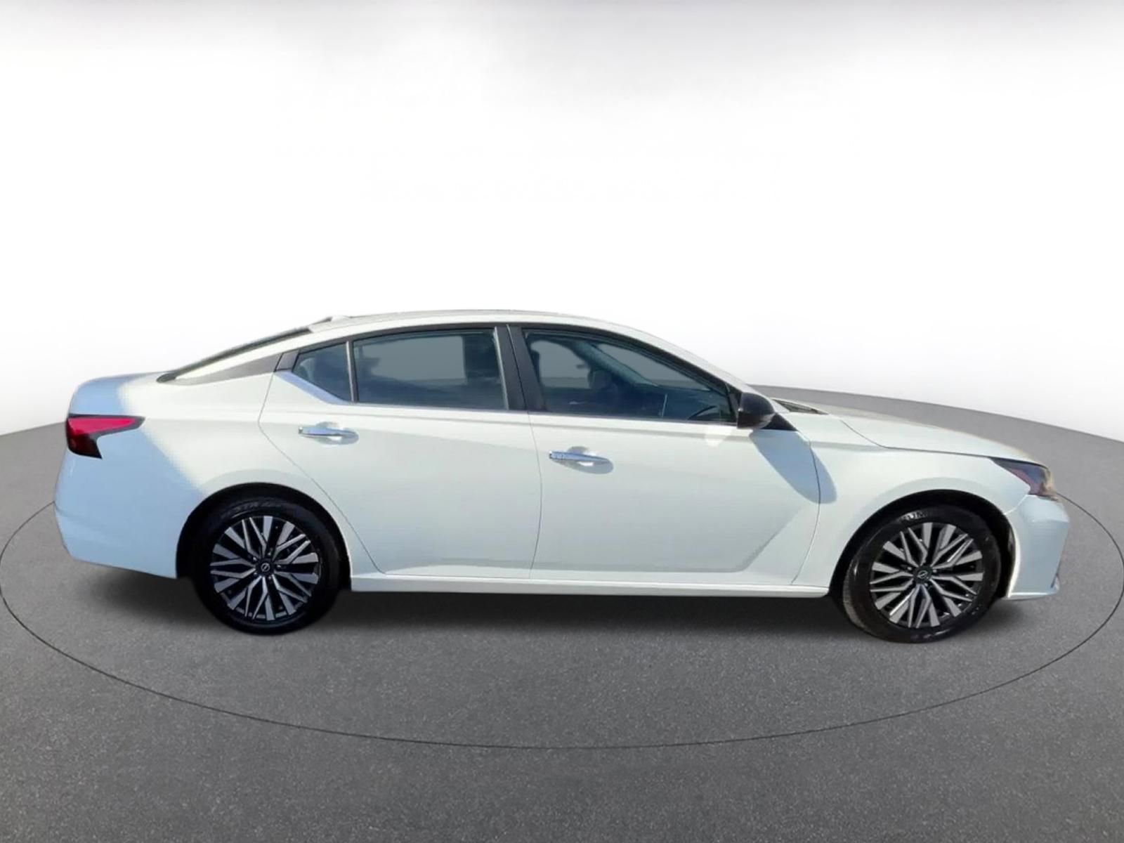 Thumbnail: 2025 Nissan Altima - 16