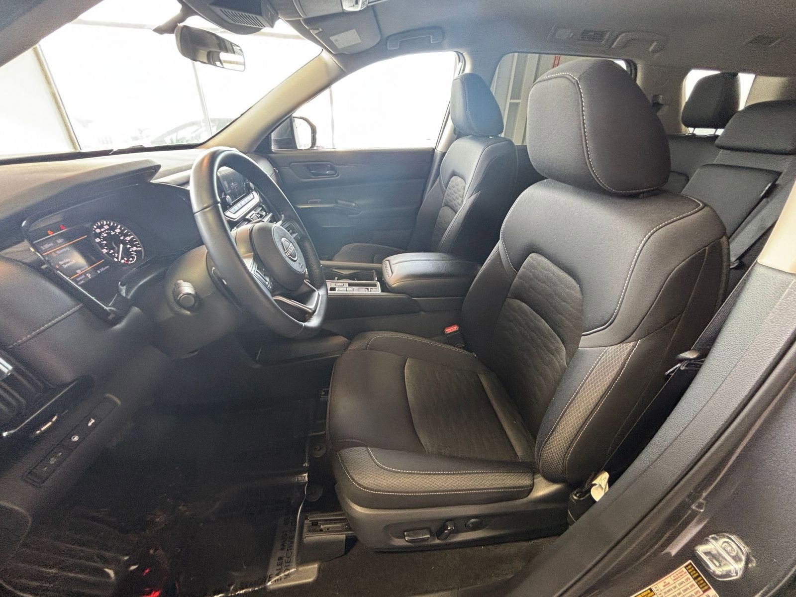 Thumbnail: 2025 Nissan Pathfinder - 29