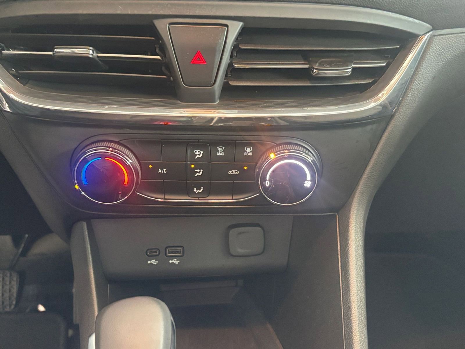 Thumbnail: 2025 Buick Encore GX - 17